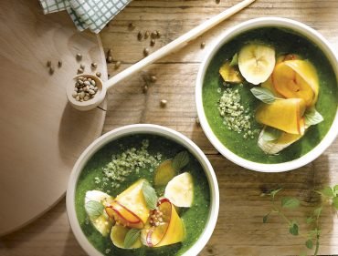 smoothie-bowl-de-platano-mango-y-germinados_3fe2c81b